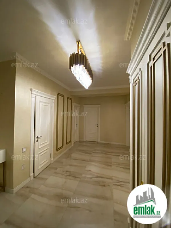 Satılır 4 otaqlı yeni tikili 125 m²