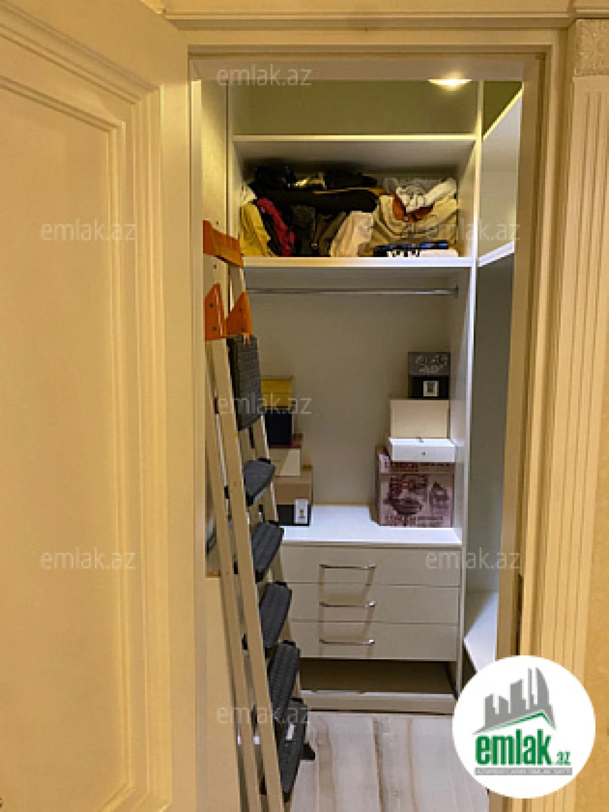 Satılır 4 otaqlı yeni tikili 125 m²