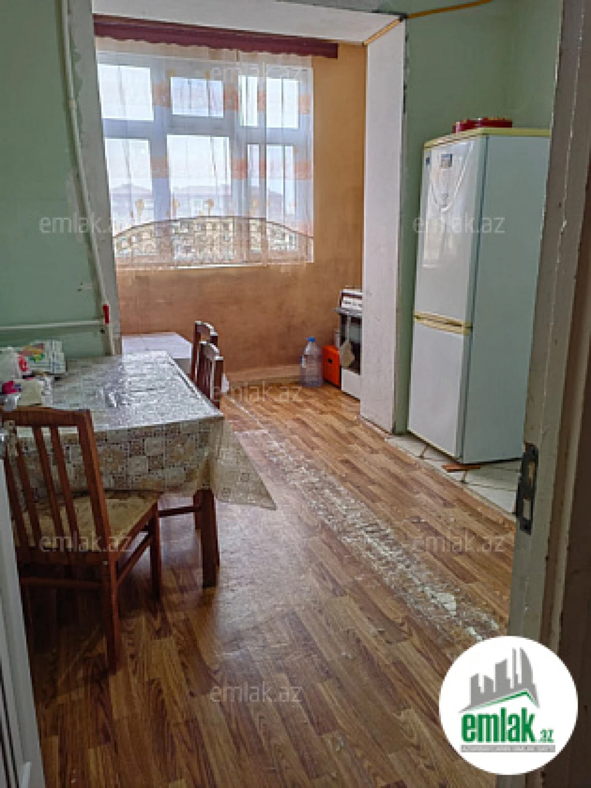 Satılır 4 otaqlı köhnə tikili 85 m²