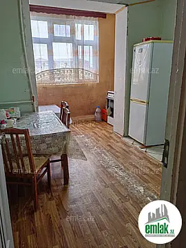 Satılır 4 otaqlı köhnə tikili 85 m²