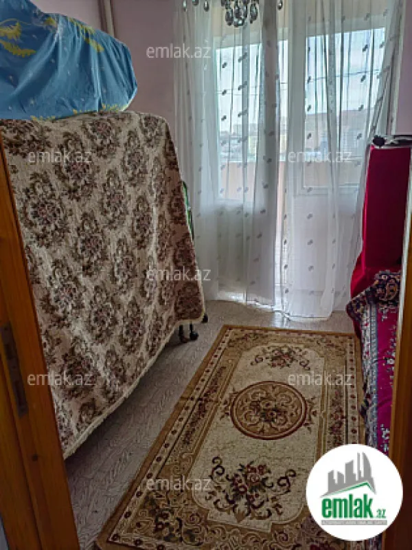Satılır 4 otaqlı köhnə tikili 85 m²