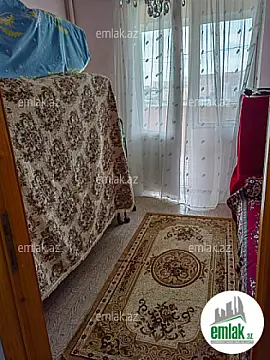 Satılır 4 otaqlı köhnə tikili 85 m²