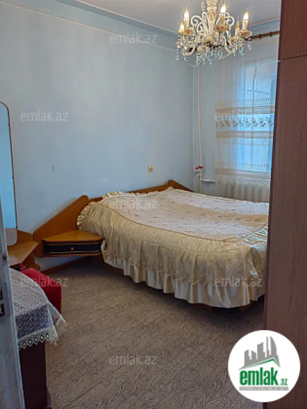 Satılır 4 otaqlı köhnə tikili 85 m²