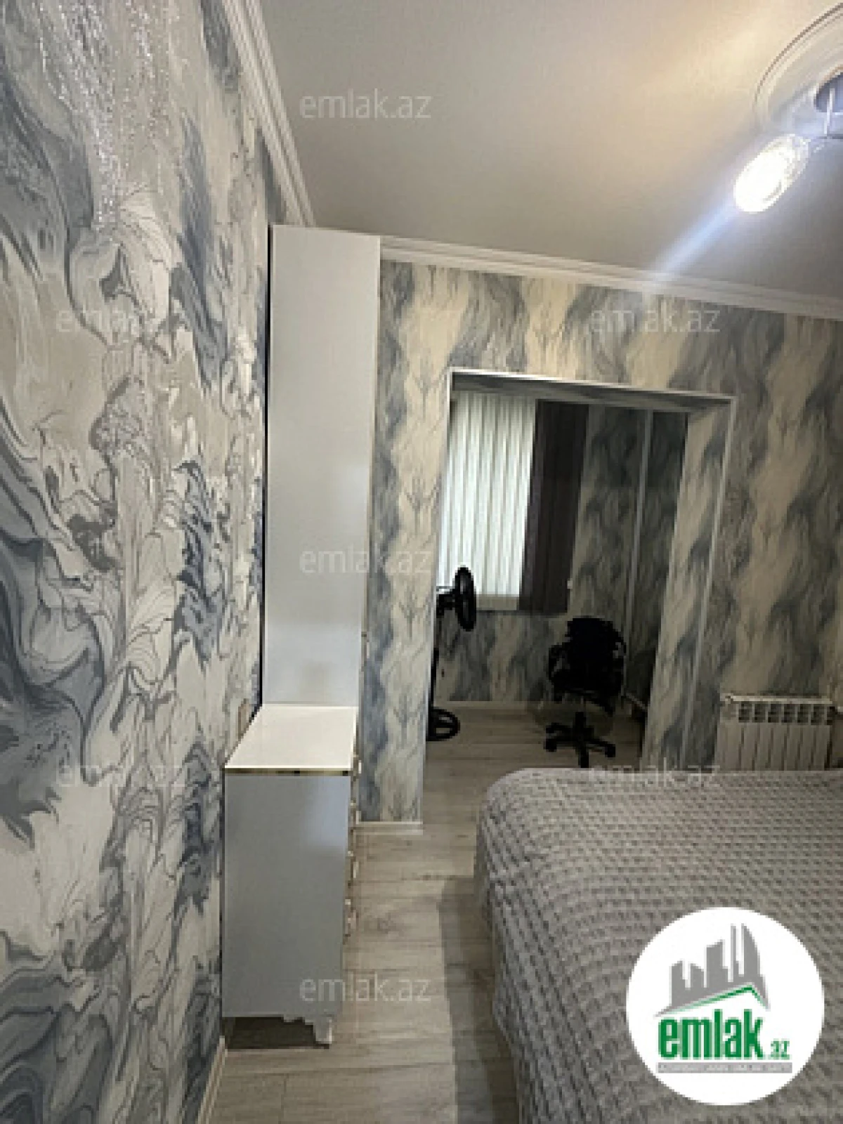 Satılır 2 otaqlı köhnə tikili 50 m²