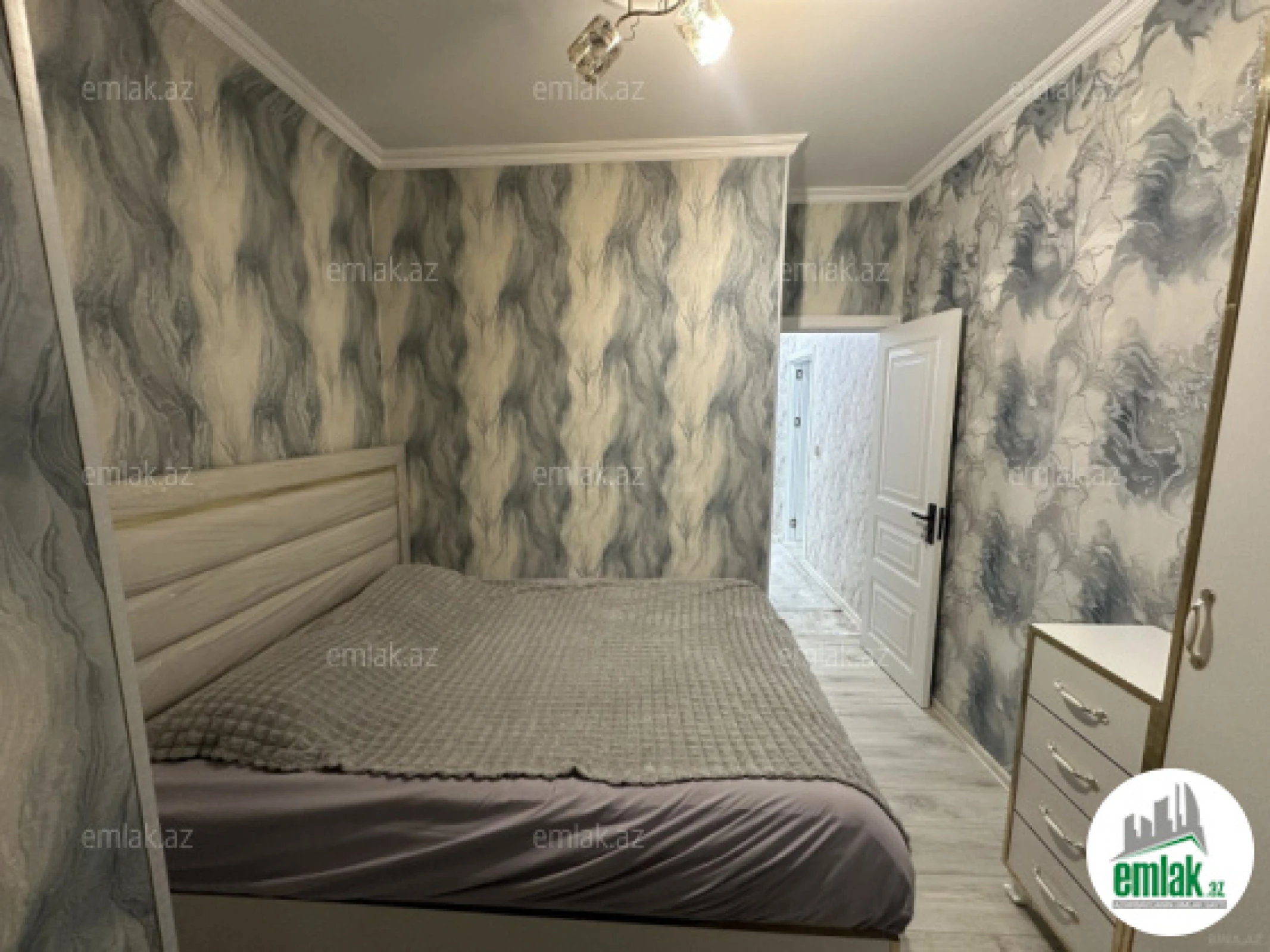 Satılır 2 otaqlı köhnə tikili 50 m²