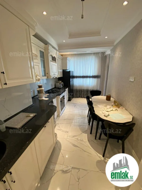 Satılır 3 otaqlı yeni tikili 110 m²