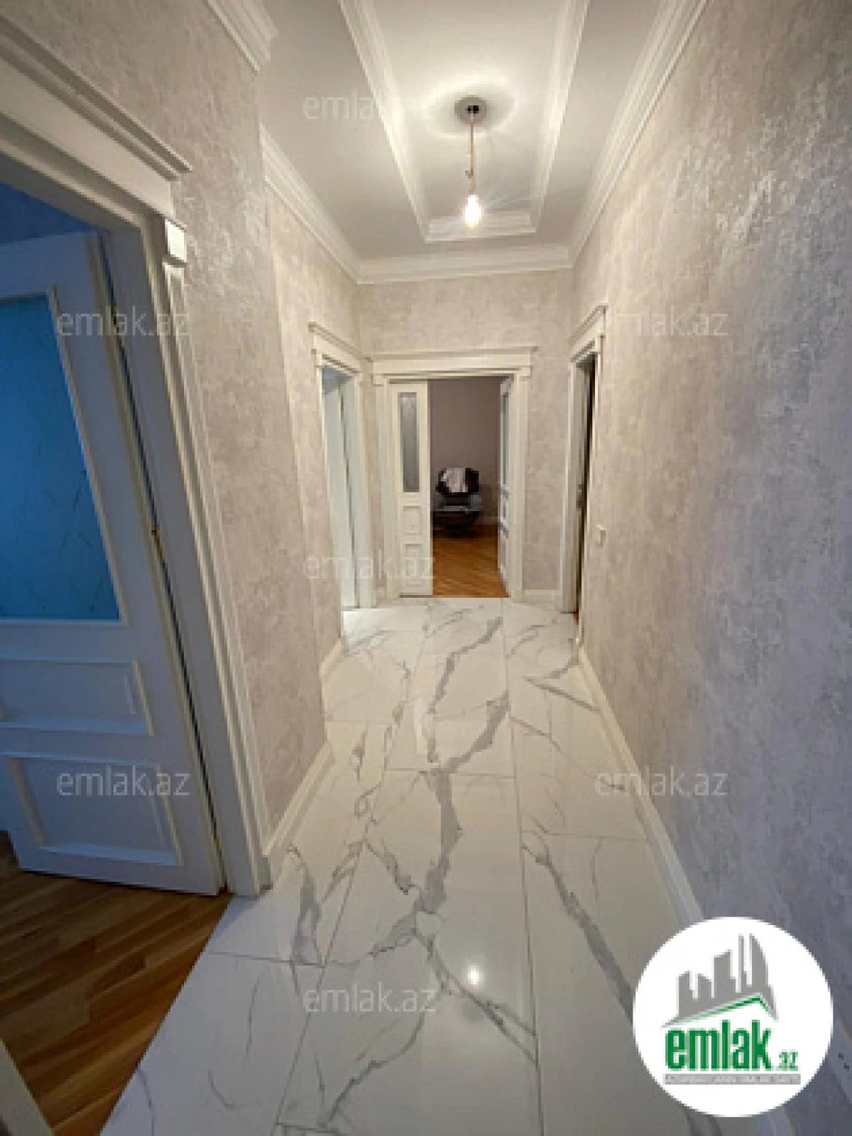 Satılır 3 otaqlı yeni tikili 110 m²