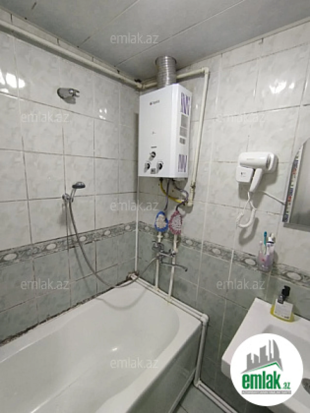 Satılır 3 otaqlı köhnə tikili 85 m²