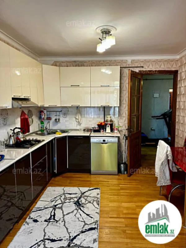 Satılır 3 otaqlı köhnə tikili 95 m²