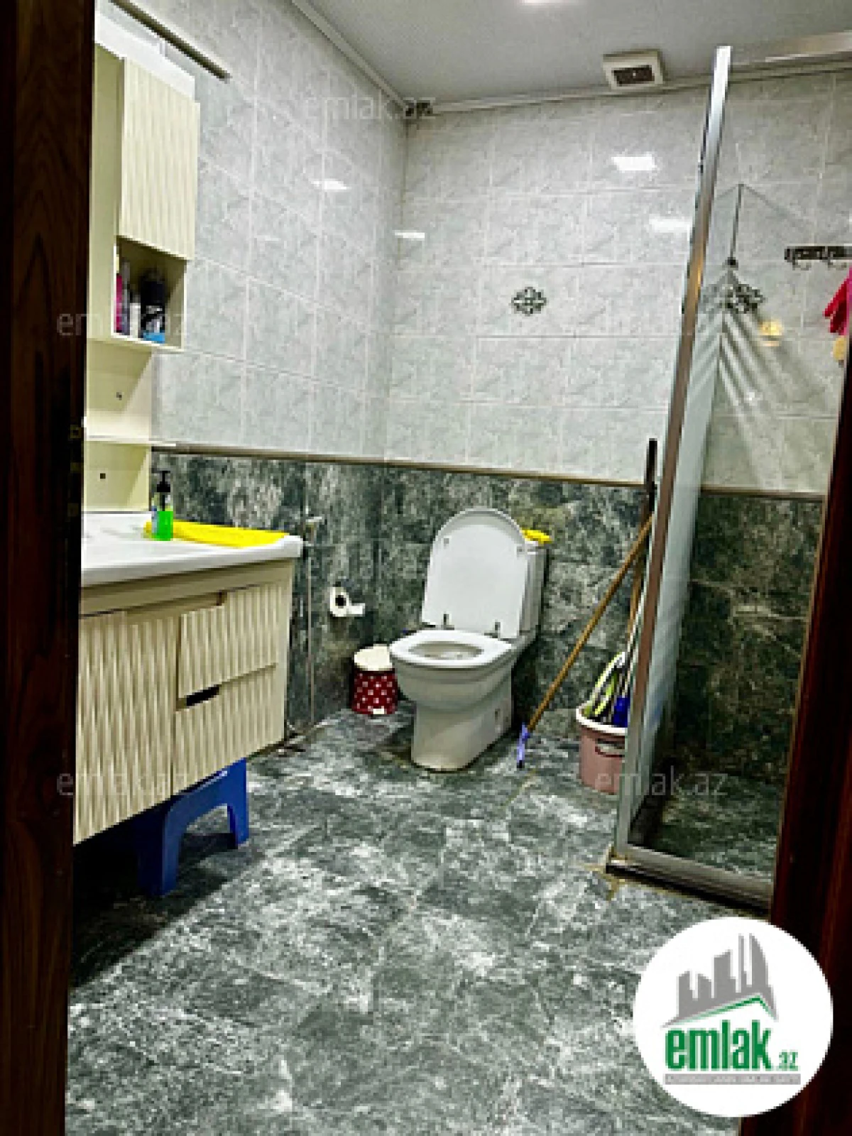 Satılır 3 otaqlı köhnə tikili 95 m²