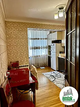 Satılır 3 otaqlı köhnə tikili 95 m²