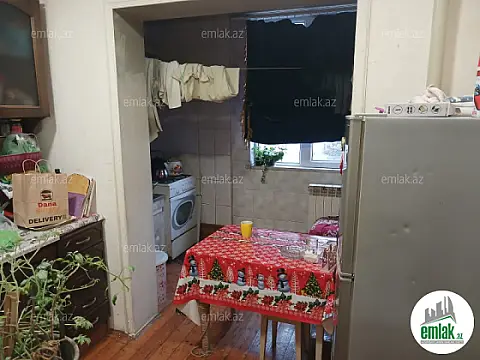 Satılır 3 otaqlı köhnə tikili 90 m²