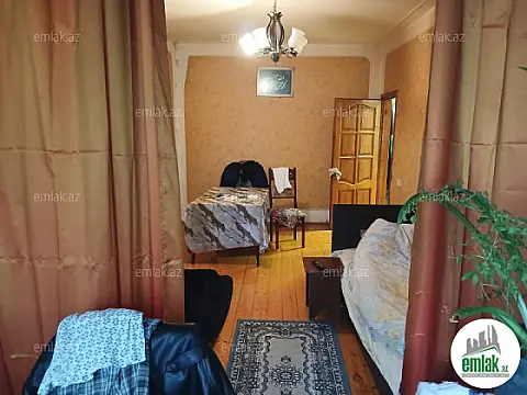 Satılır 3 otaqlı köhnə tikili 90 m²