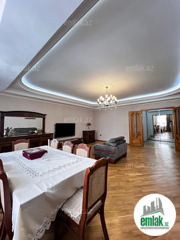 Satılır 3 otaqlı yeni tikili 165 m²