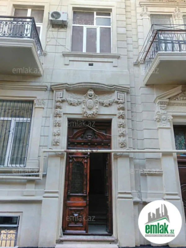 Satılır 3 otaqlı köhnə tikili 80 m²