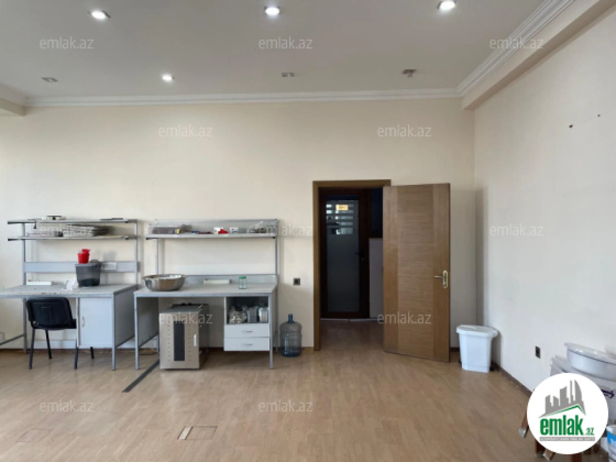 Satılır 3 otaqlı yeni tikili 140 m²