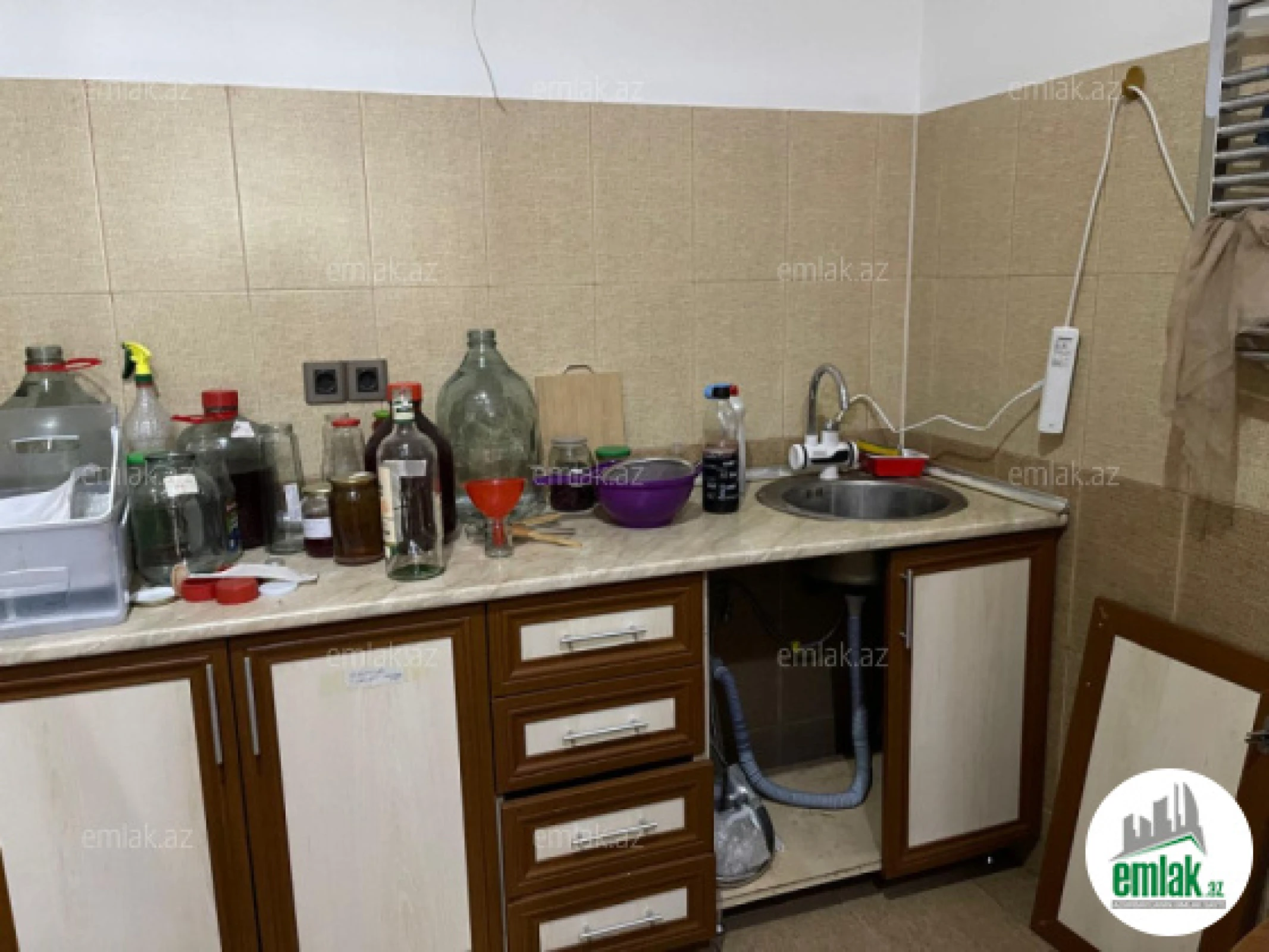 Satılır 3 otaqlı yeni tikili 140 m²