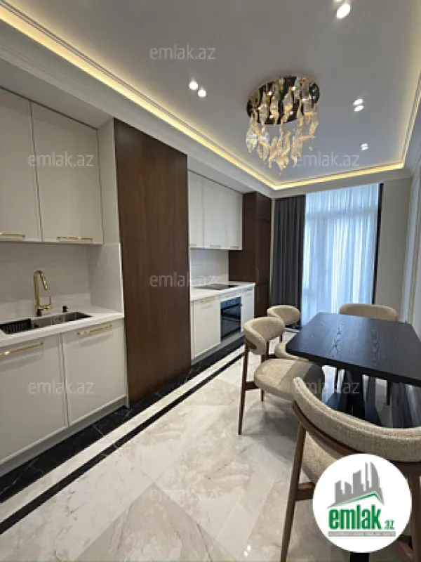 Satılır 3 otaqlı yeni tikili 125 m²