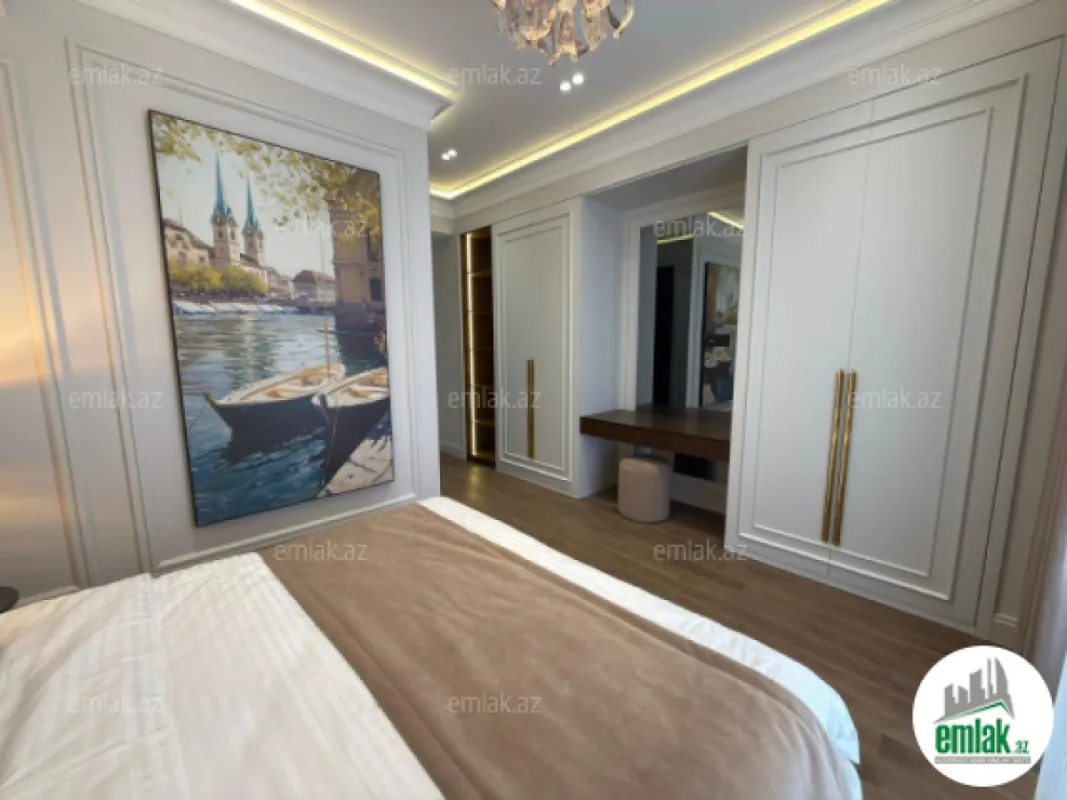 Satılır 3 otaqlı yeni tikili 125 m²