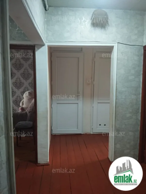 Satılır 3 otaqlı köhnə tikili 80 m²