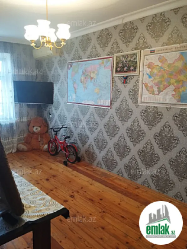 Satılır 3 otaqlı köhnə tikili 80 m²