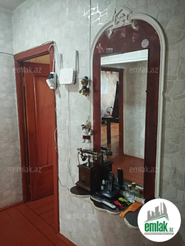 Satılır 3 otaqlı köhnə tikili 80 m²