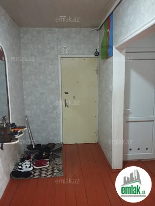 Satılır 3 otaqlı köhnə tikili 80 m²