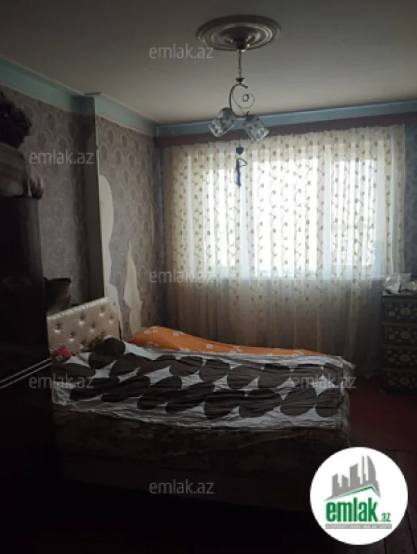 Satılır 3 otaqlı köhnə tikili 80 m²