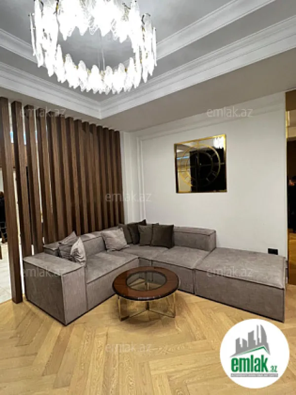 Satılır 4 otaqlı yeni tikili 140 m²