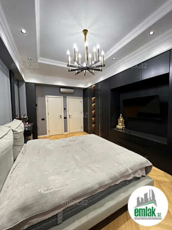 Satılır 4 otaqlı yeni tikili 140 m²