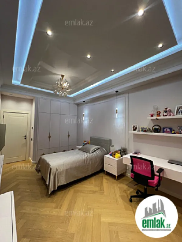 Satılır 4 otaqlı yeni tikili 140 m²