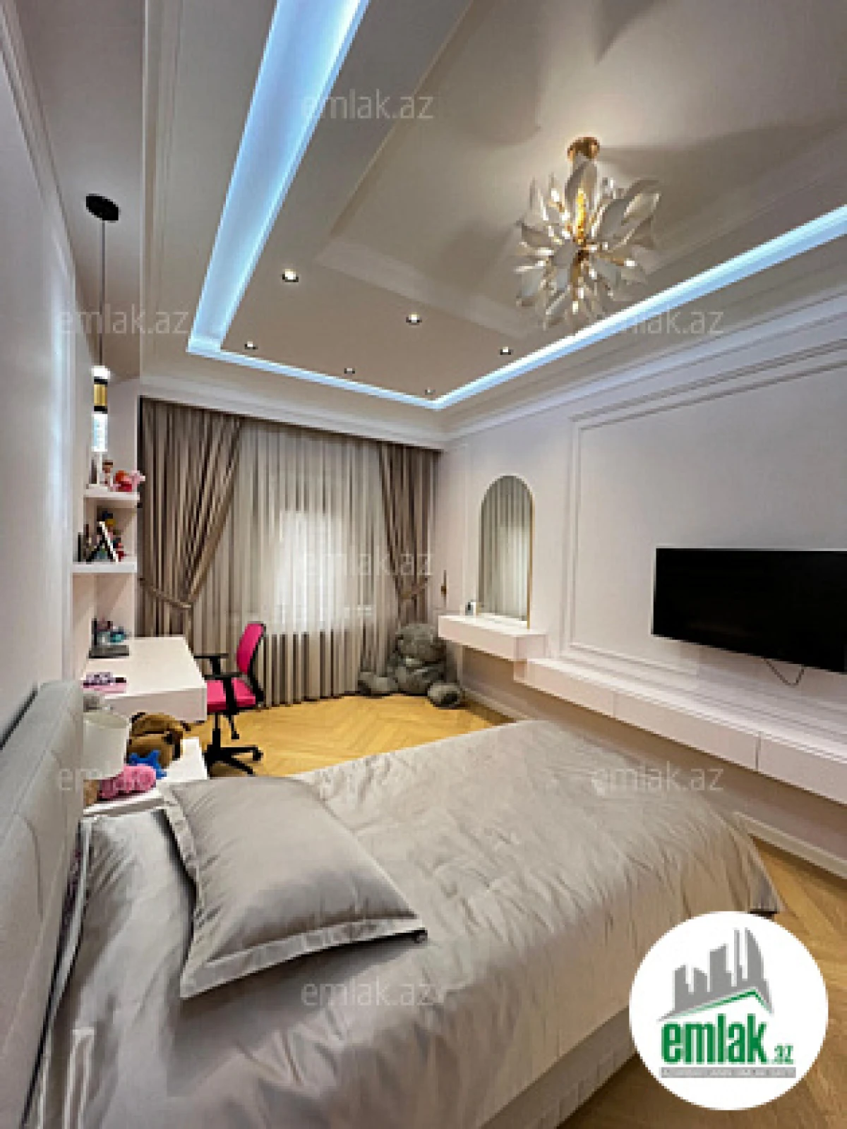 Satılır 4 otaqlı yeni tikili 140 m²