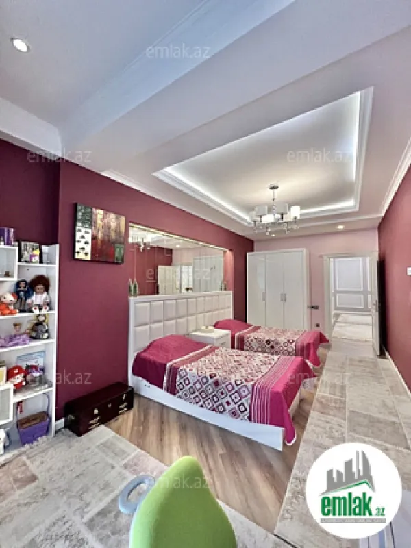 Satılır 4 otaqlı yeni tikili 180 m²