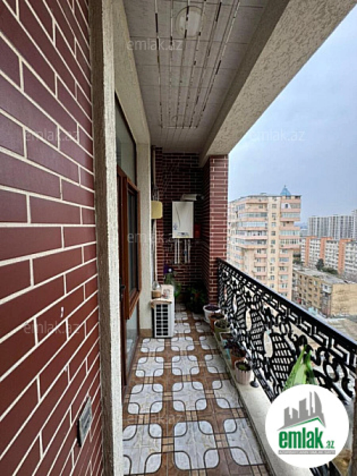 Satılır 4 otaqlı yeni tikili 180 m²