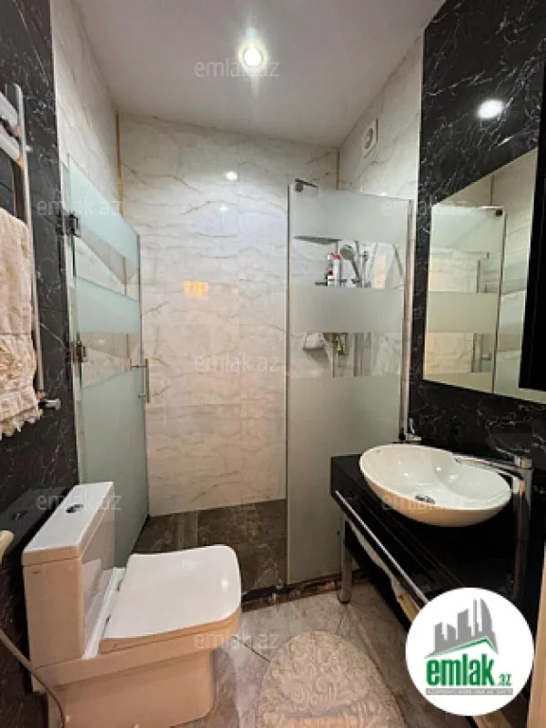 Satılır 4 otaqlı yeni tikili 180 m²