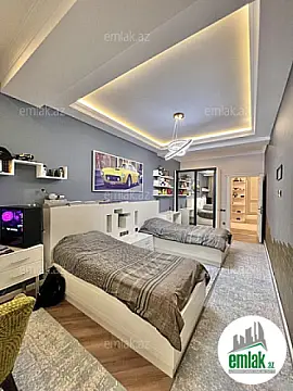 Satılır 4 otaqlı yeni tikili 180 m²
