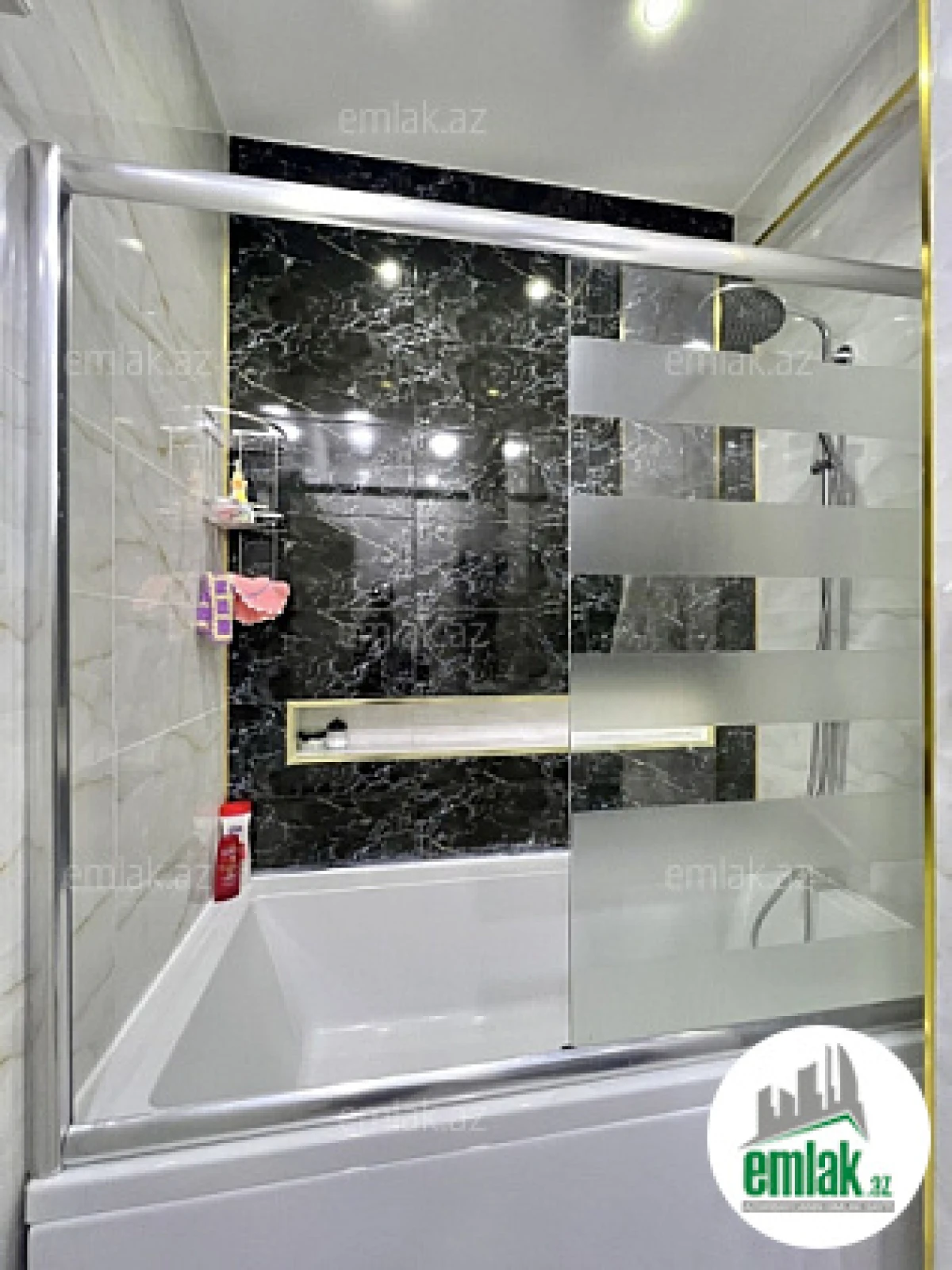 Satılır 4 otaqlı yeni tikili 180 m²