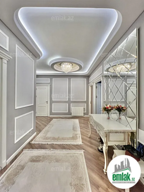 Satılır 4 otaqlı yeni tikili 180 m²