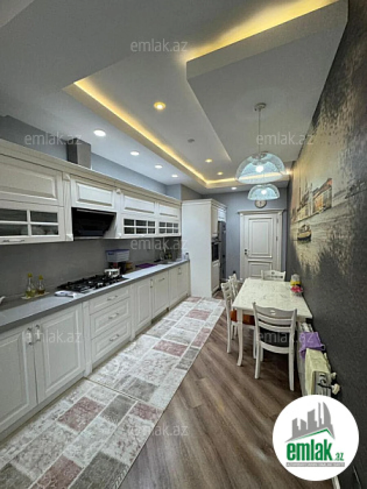 Satılır 4 otaqlı yeni tikili 180 m²