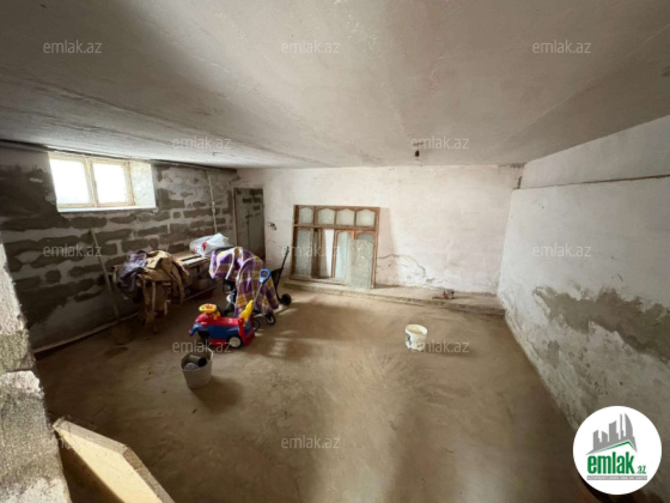 Satılır 3 otaqlı köhnə tikili 100 m²