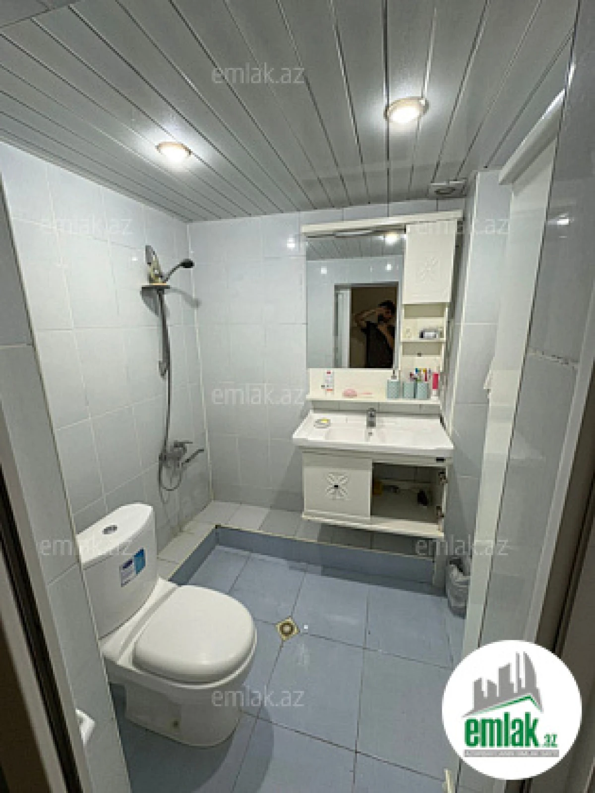 Satılır 3 otaqlı köhnə tikili 100 m²