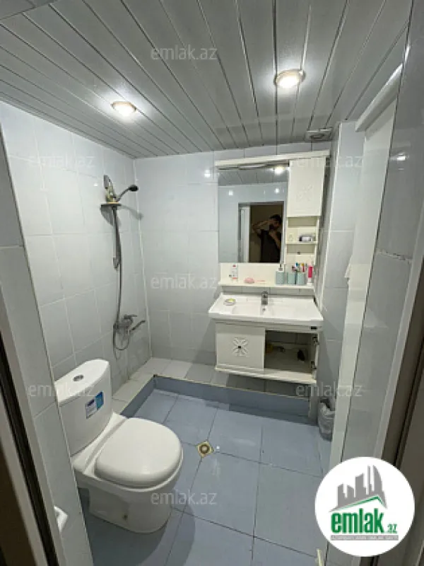 Satılır 3 otaqlı köhnə tikili 100 m²