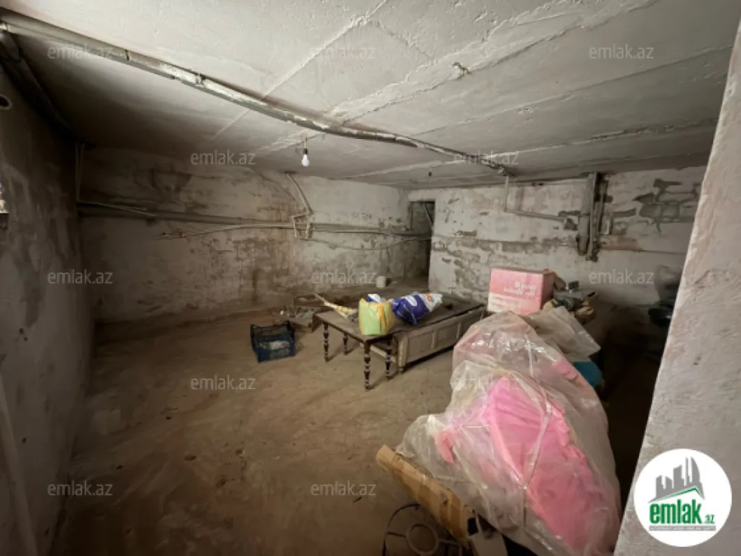 Satılır 3 otaqlı köhnə tikili 100 m²