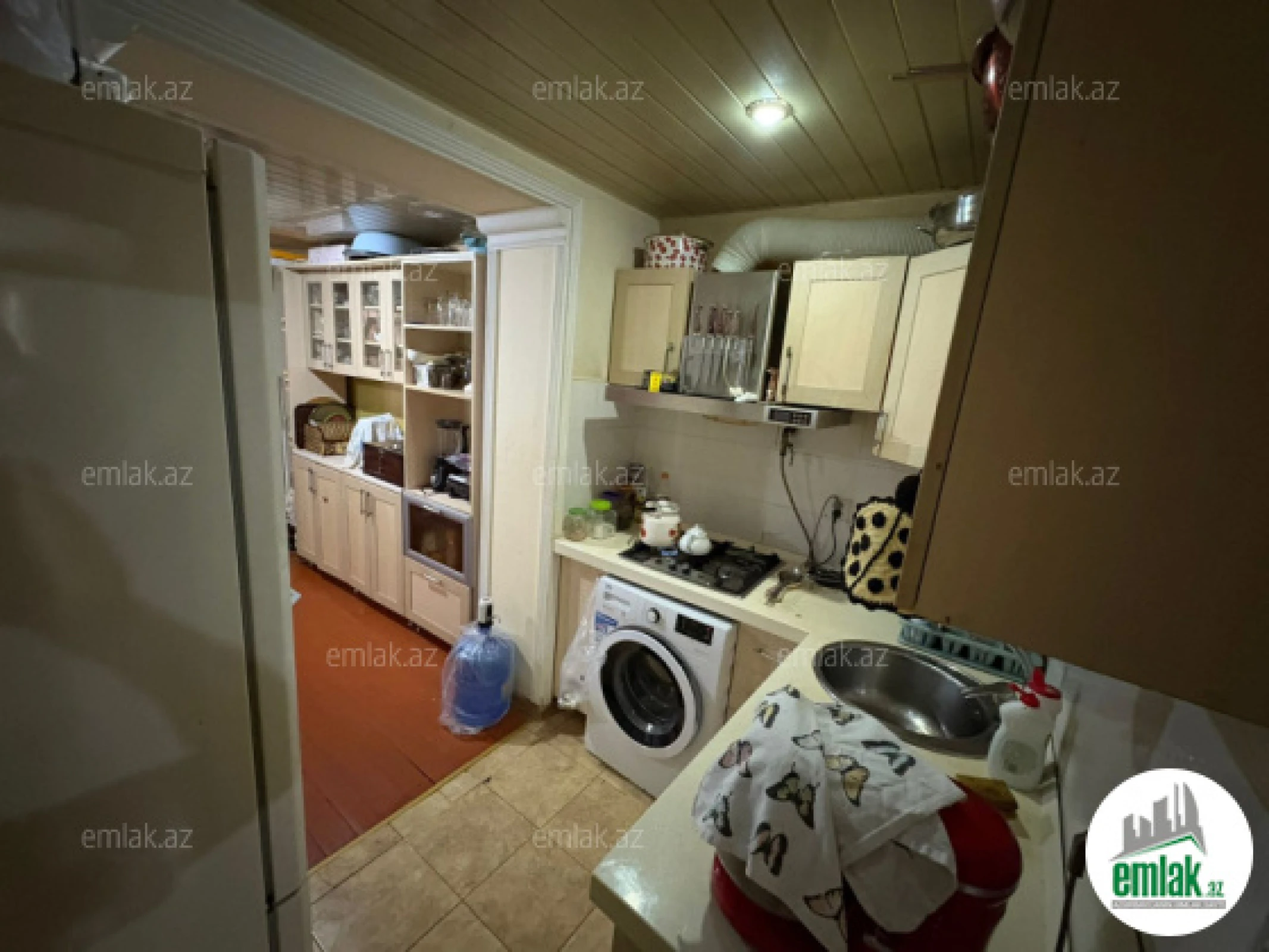 Satılır 3 otaqlı köhnə tikili 100 m²