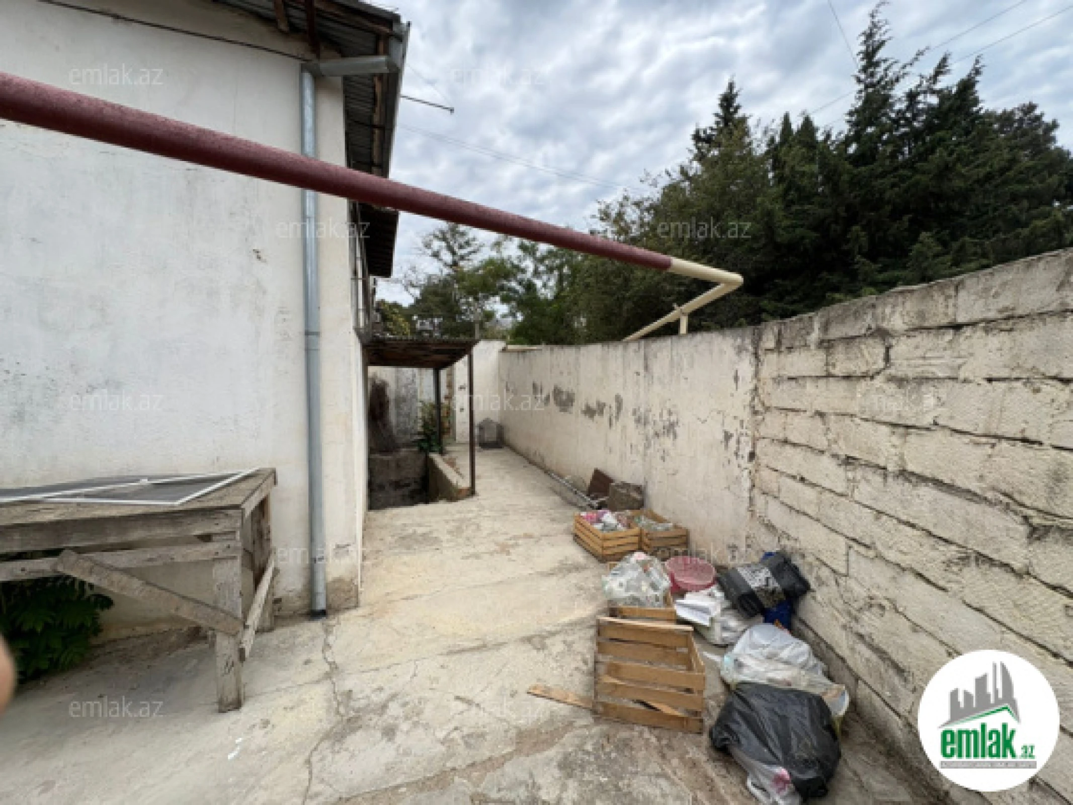 Satılır 3 otaqlı köhnə tikili 100 m²