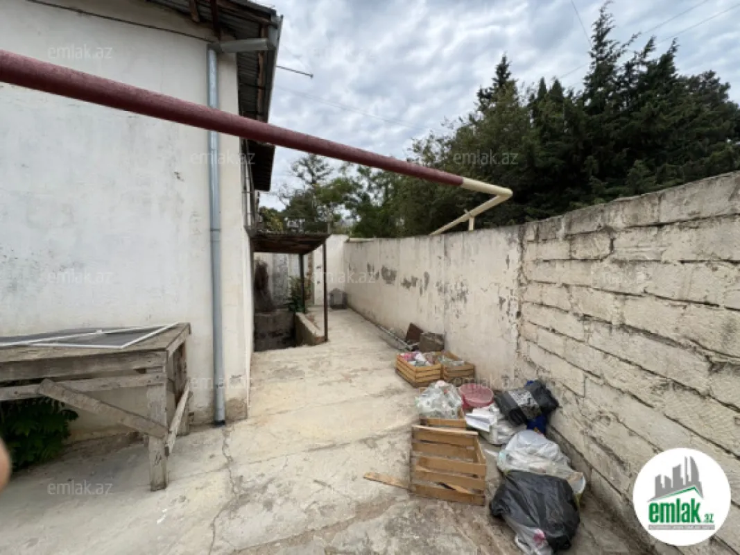 Satılır 3 otaqlı köhnə tikili 100 m²