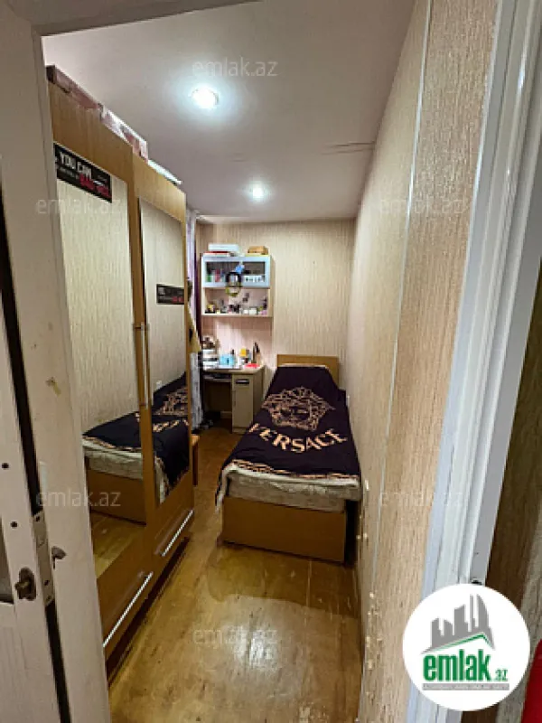 Satılır 3 otaqlı köhnə tikili 100 m²