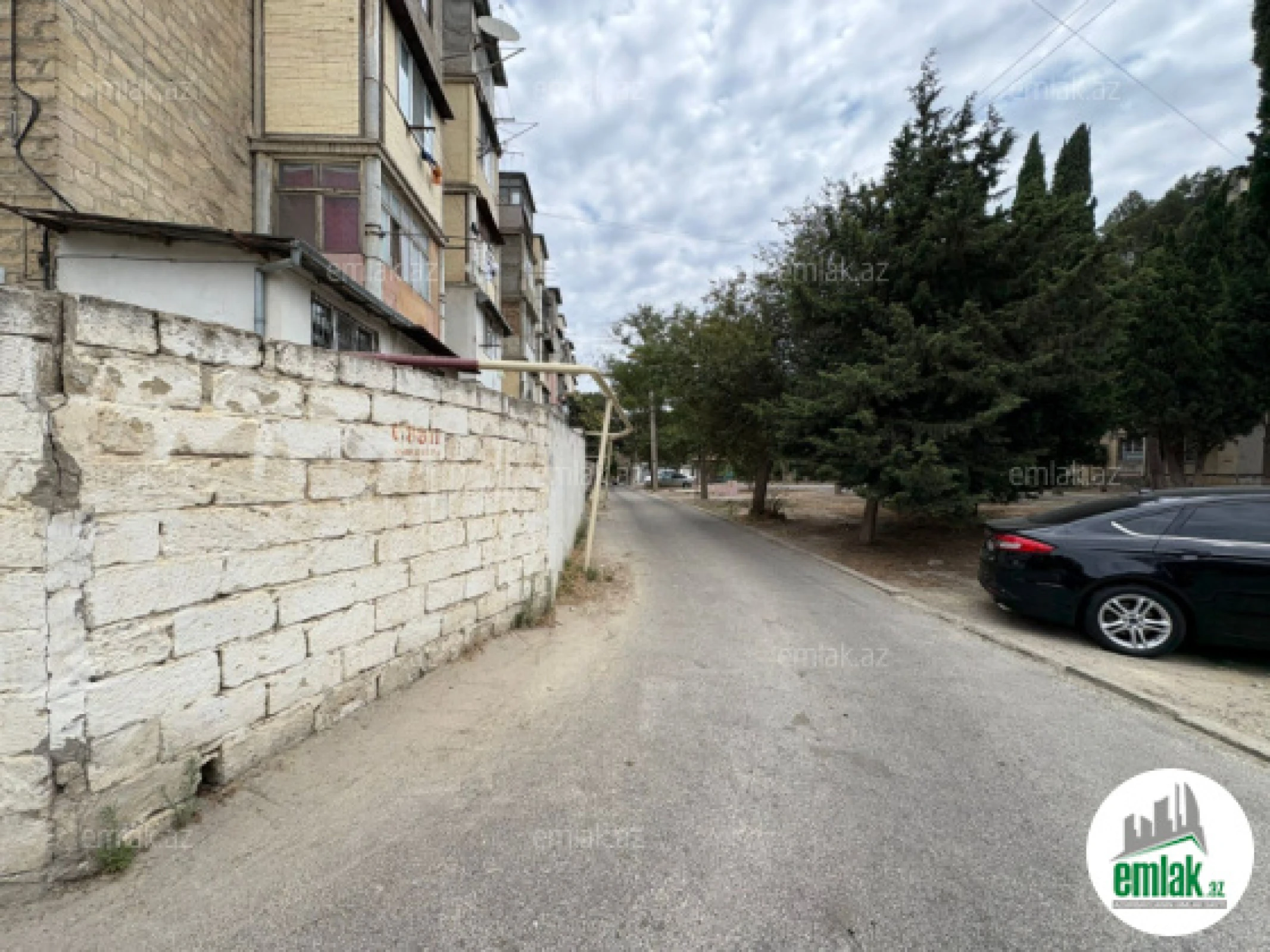 Satılır 3 otaqlı köhnə tikili 100 m²