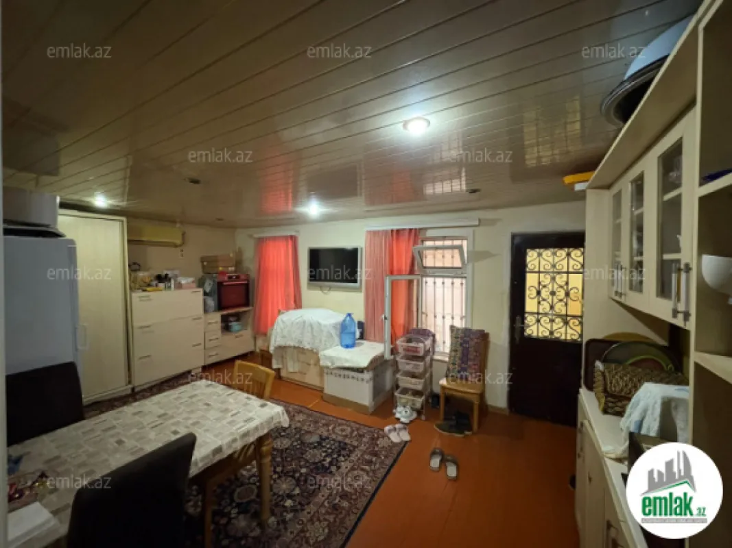 Satılır 3 otaqlı köhnə tikili 100 m²
