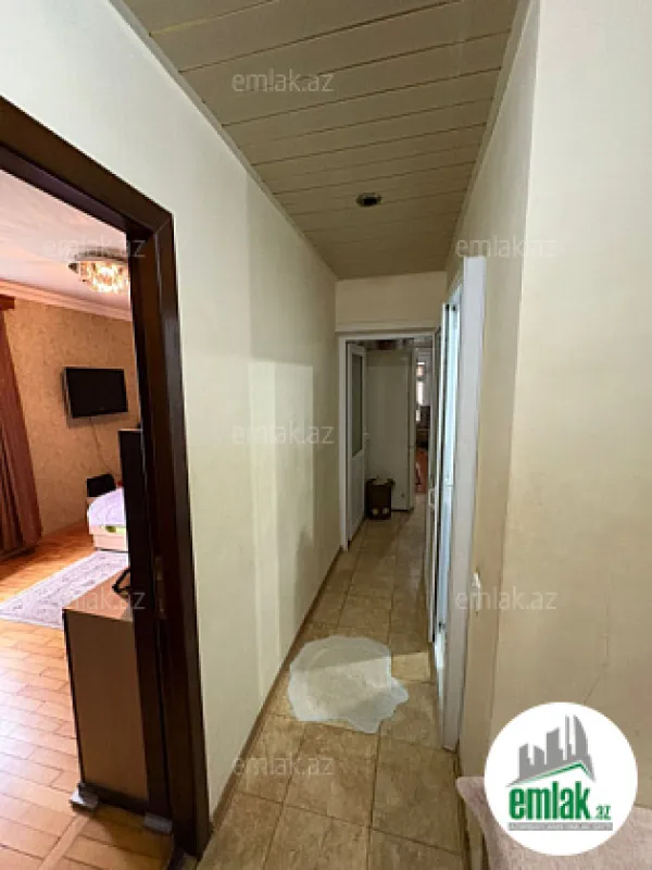 Satılır 3 otaqlı köhnə tikili 100 m²